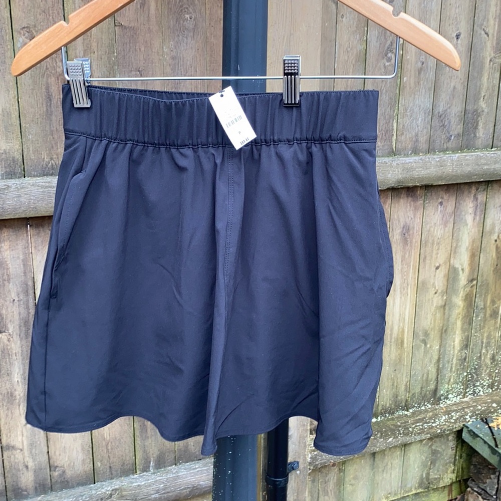 Women’s black skort